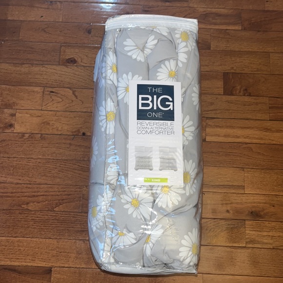 THE BIG ONE Reversible Down Alternative Daisy King Comforter Hypoallergenic - Picture 6 of 11